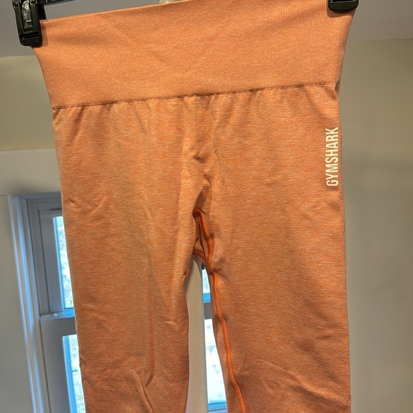 Gymshark adapt seamless leggings in peach, size M - Picture 2 of 4